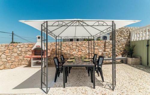 Banj Apartment | Apartments Old grandfather's house