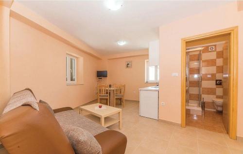 Banj Apartment | Apartments Old grandfather's house