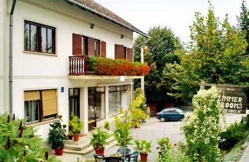 Rakovica Apartment | Apartments & Rooms Rendulić
