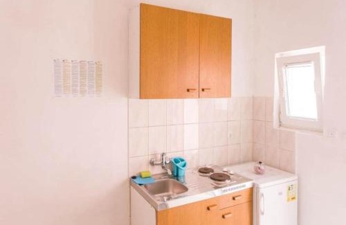 Saplunara Apartment | Apartmetns Franka Saplunara-One-Bedroom Apartment with Terrace and Sea View No2