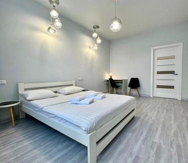 Sukhinovka Apartment | ApartPoltava ЖК "Пилипа Орлика,26" BUSINESS апартаменти з неймовірною панорамою - LED дзеркало -ТРОПІЧНИЙ душ