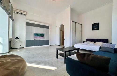 Sukhinovka Apartment | ApartPoltava Світлі апартаменти з високою стелею Стильний ДИЗАЙН 2023