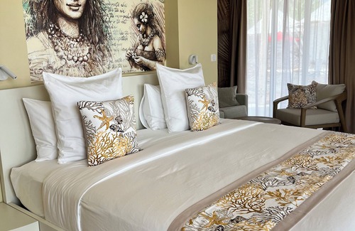 Teahupoo Hotel | Apatoa Beach and Garden Village