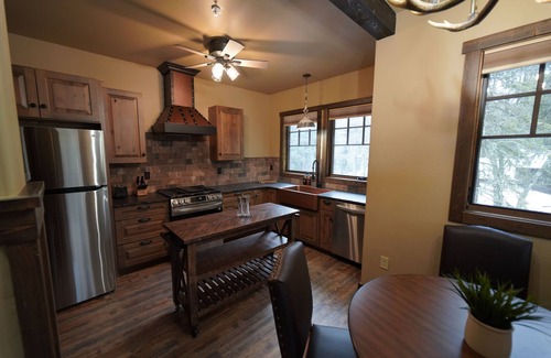 Agpar Apartment | Apgar Lookout Suites