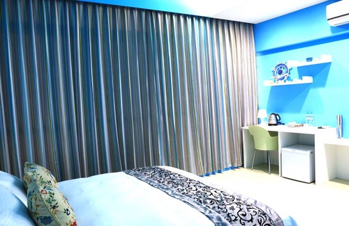 West Central District House | Aphappy Home