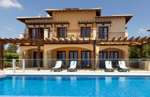 Aphrodite Hills Resort | Aphrodite Hills Rentals - Mythos Collection Villas