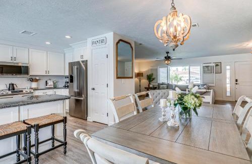 Apollo Beach House | Apollo Beach Oasis Lanai and Heated Pool!