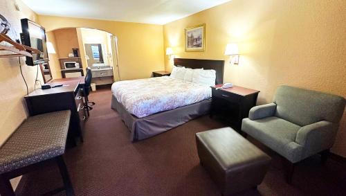 Fairfield Hotel | Apollo Lodge and RV Park