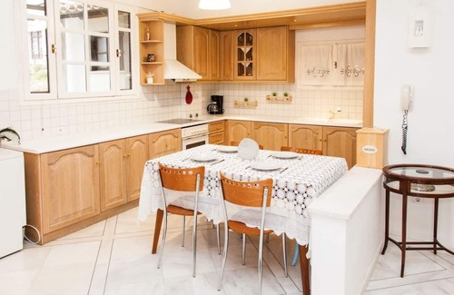 Delfoi House | Apollon Stone Villa in Delphi with Stunning View