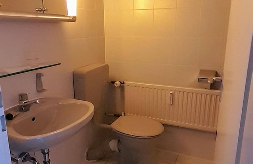 Bad Bergzabern Apartment | App. 3.8 - apartment/apartment, bathroom, WC, living/bedroom