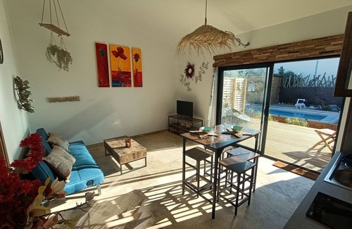 Saint-Saturnin-les-Avignon Apartment | Appartement Cosy Avec Option SPA