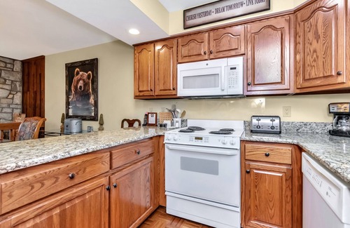 Blowing Rock Condo | Appalachian 2 | Fireplace, Restaurant, Pool, Spa