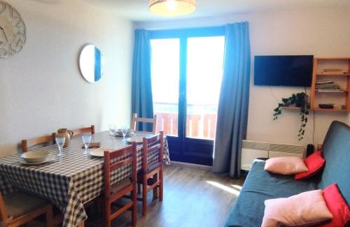 Prapoutel Apartment | Appart 2 pièces au pied des pistes, 1 chambre, 141 m², ascenseur, casier ski - FR-1-771-34