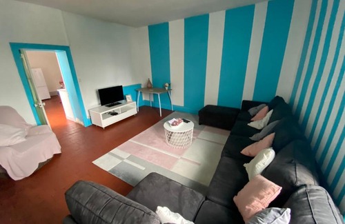 Fourchambault Apartment | Appart 6/7 pers dans grande maison et cour privative