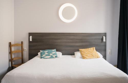 Villefranche-de-Rouergue Apartment | Appart'hôtel Les Fleurines By Urban Style