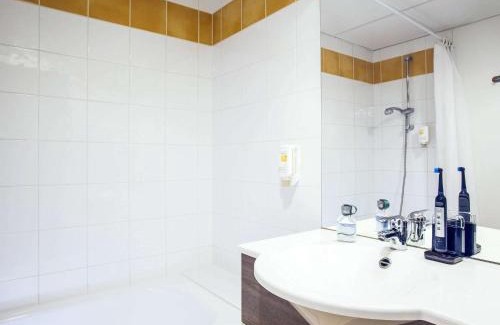 Le Port sous la Lune Apartment | Appart'hotel Vacancéole Paris Quai de Marne
