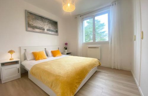 Maisons-Laffitte Apartment | Appart Laffitte joli T2 au coeur du parc & parking & RER pour Paris & La Défense