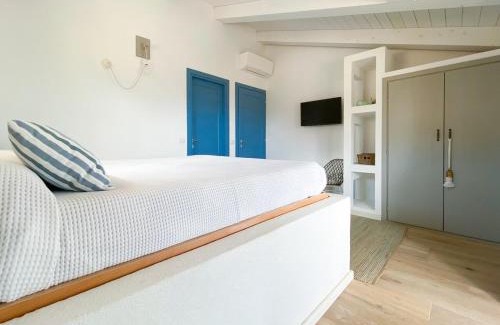 San Pantaleo Apartment | Appartamento bianco, centrale, parcheggio, ottimo per 4 persone