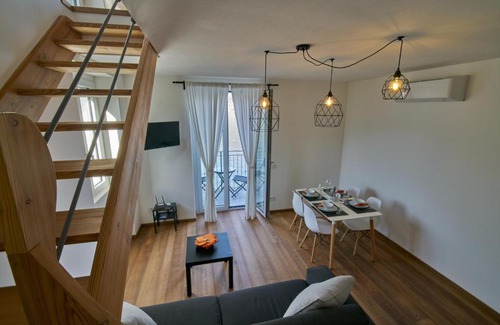 Lezzeno Apartment | Appartamento Comballo