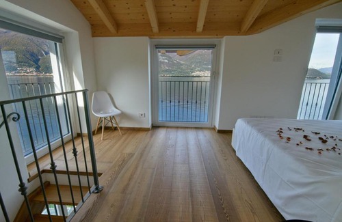Lezzeno Apartment | Appartamento Comballo