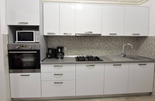 Murine Apartment | Appartamento Erin con 2 Bagni, 2 Condizionatori D'aria, Terrazzo