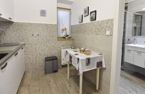Murine Apartment | Appartamento Erin con 2 Bagni, 2 Condizionatori D'aria, Terrazzo