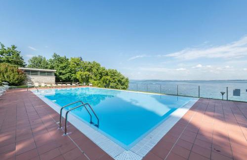 Padenghe sul Garda Apartment | Appartamento Gardazzurro