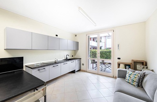 Toscolano Maderno Apartment | Appartamento in Villa Beatrice PT 7