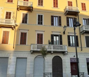 Arona Apartment | Appartamento LE DUE ROCCHE