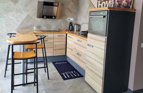 Saint-Laurent-d'Aigouze Apartment | Appartement Avec Terrasse à 10 Minutes à Pied du Centre