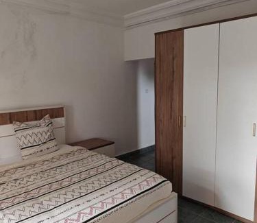 Conakry Apartment | Appartement éclairé avec vue mer