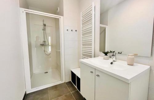 La Rochelle Apartment | Appartement Élégant avec Loggia & Parking Privé