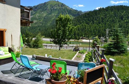 Montgenevre Apartment | Appartement 58m2 avec jardin & terrasse dans chalet