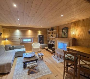 Barcelonnette Apartment | Appartement au rez de jardin d'une villa Mexicaine