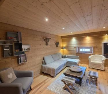 Barcelonnette Apartment | Appartement au rez de jardin d'une villa Mexicaine