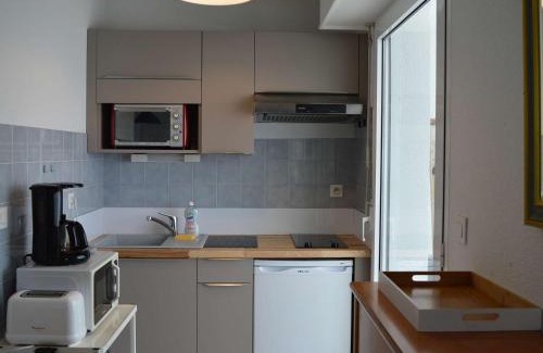 Tregastel Apartment | Appartement avec accès direct plage, WiFi, animaux acceptés et parking privé à Trégastel - FR-1-542-5