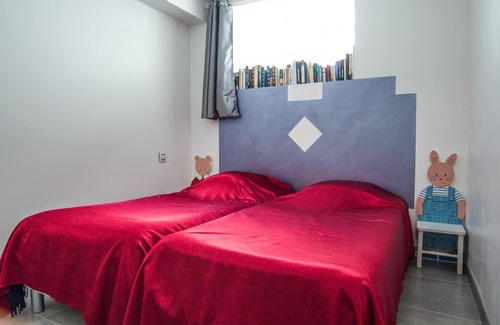 Nemours Apartment | Appartement avec jardin intérieur 4 pers centre ville