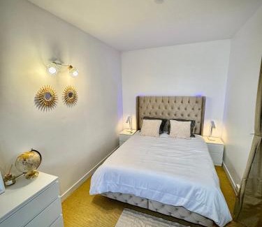 Saint-Lambert Apartment | Appartement avec piscine