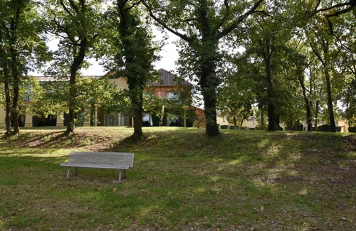Monflanquin Apartment | Appartement avec vue magnifique sur le Lac de Monflanquin