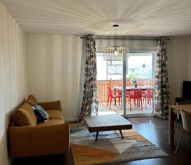 Anthy-sur-Leman Apartment | Appartement calme avec balcon