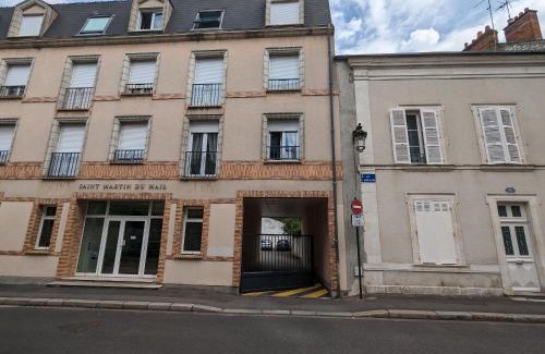 Orleans Apartment | Appartement Centre Orléans avec Parking Privé, Proche Cathédrale et Musées - FR-1-590-362