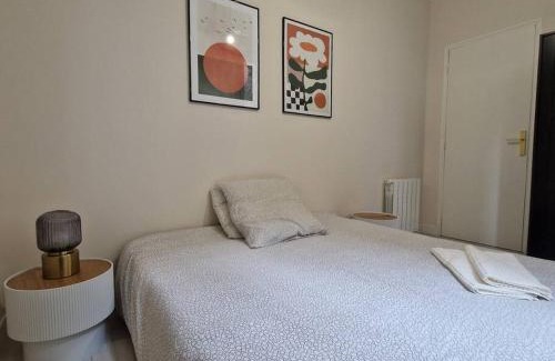 Saint-Serge Apartment | Appartement Cosy centre-ville