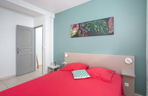 Pointe du Bout Apartment | Appartement de 2 chambres a Les Trois Ilets a 50 m de la plage avec vue sur la ville jardin clos et wifi