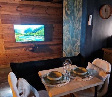 Tornac Apartment | Appartement La Cabane jacuzzi