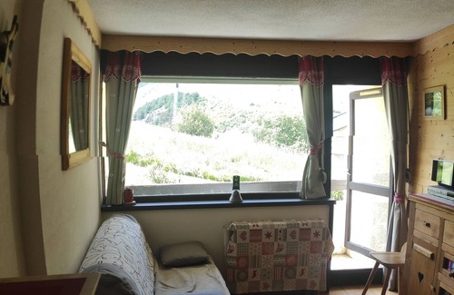 Les Menuires Apartment | Appartement Les Asters 40m2 Pied DES Pistes sud Ouest 4 Personnes