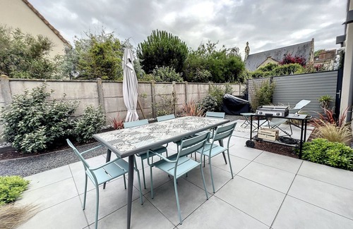 Lion-sur-Mer Apartment | Appartement Lumineux et Spacieux, de Plain Pied Avec Jardin, Terrasse et Parking