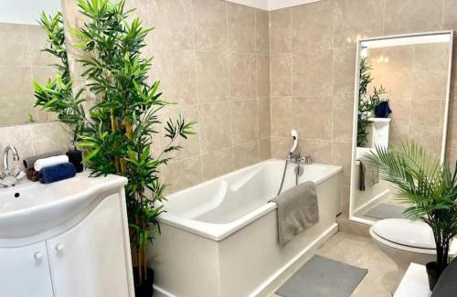 Les Sablettes Apartment | Appartement Luxueux "La Plage" by Résidence La Fontaine