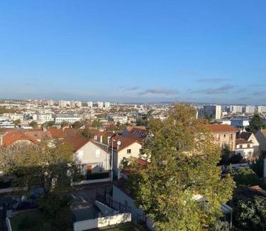 Plateau - Mont-Valerien Apartment | Appartement - Nanterre