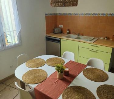 Pomerols Apartment | Appartement proche de la mer