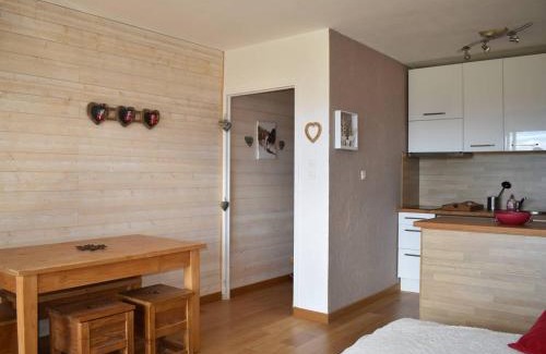 Pyrenees 2000 Apartment | Appartement rénové 2 pièces cabine proche pistes avec balcon exposé sud - FR-1-592-55